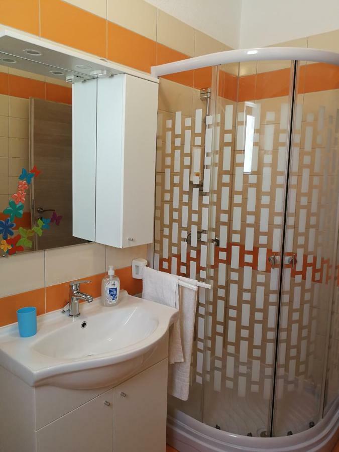 Apartments N&M Sukosan Luaran gambar